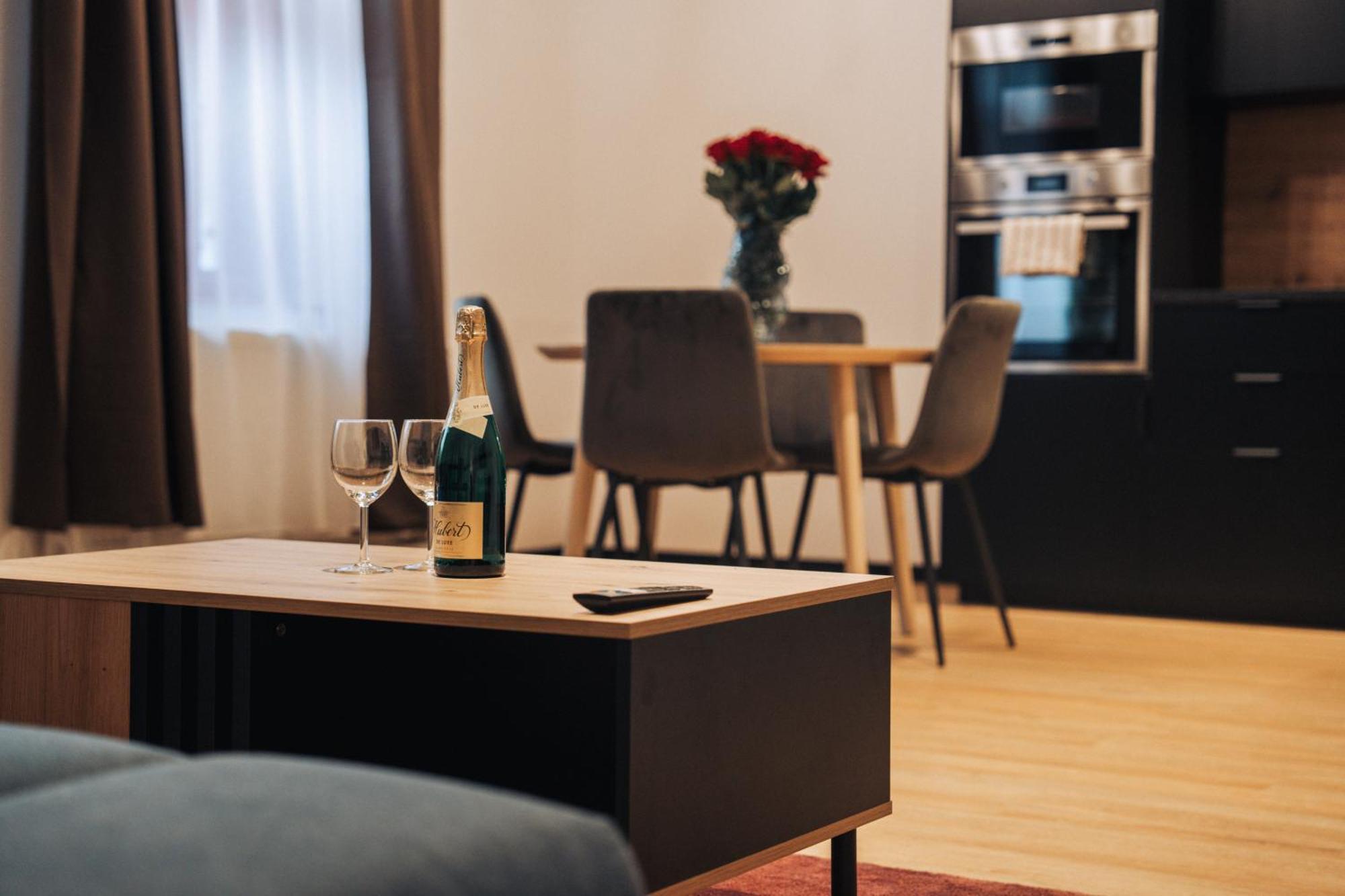 Hviezdoslavova Apartments, Trnava Centre, Parking Available Exteriér fotografie