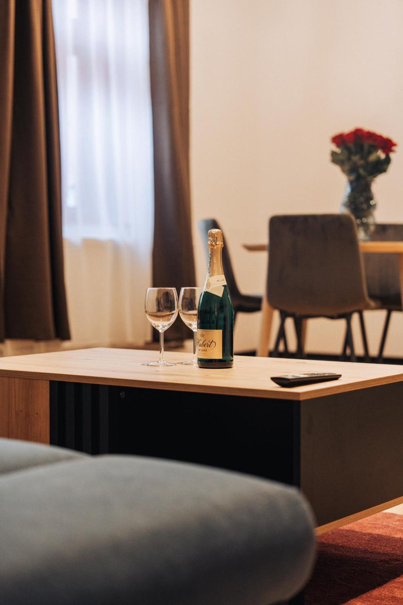 Hviezdoslavova Apartments, Trnava Centre, Parking Available Exteriér fotografie